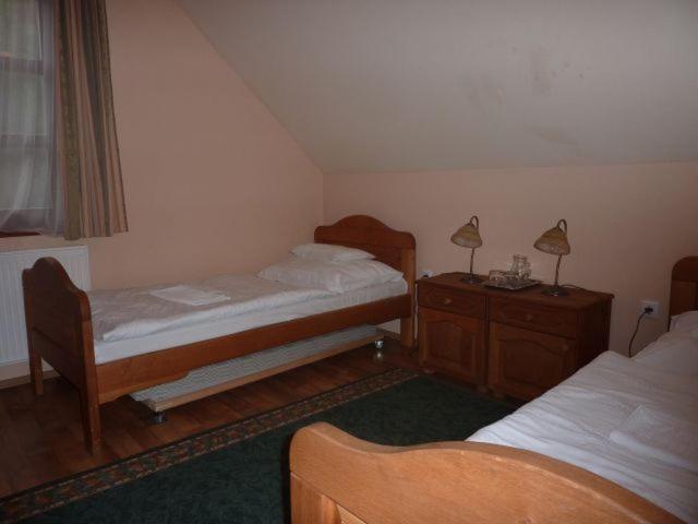Naspolya Panzio Es Etterem Bed and Breakfast Bátaapáti Kamer foto